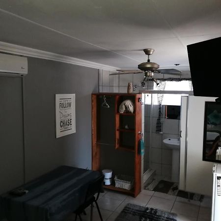 Bougain Villa Guesthouse Winburg ภายนอก รูปภาพ
