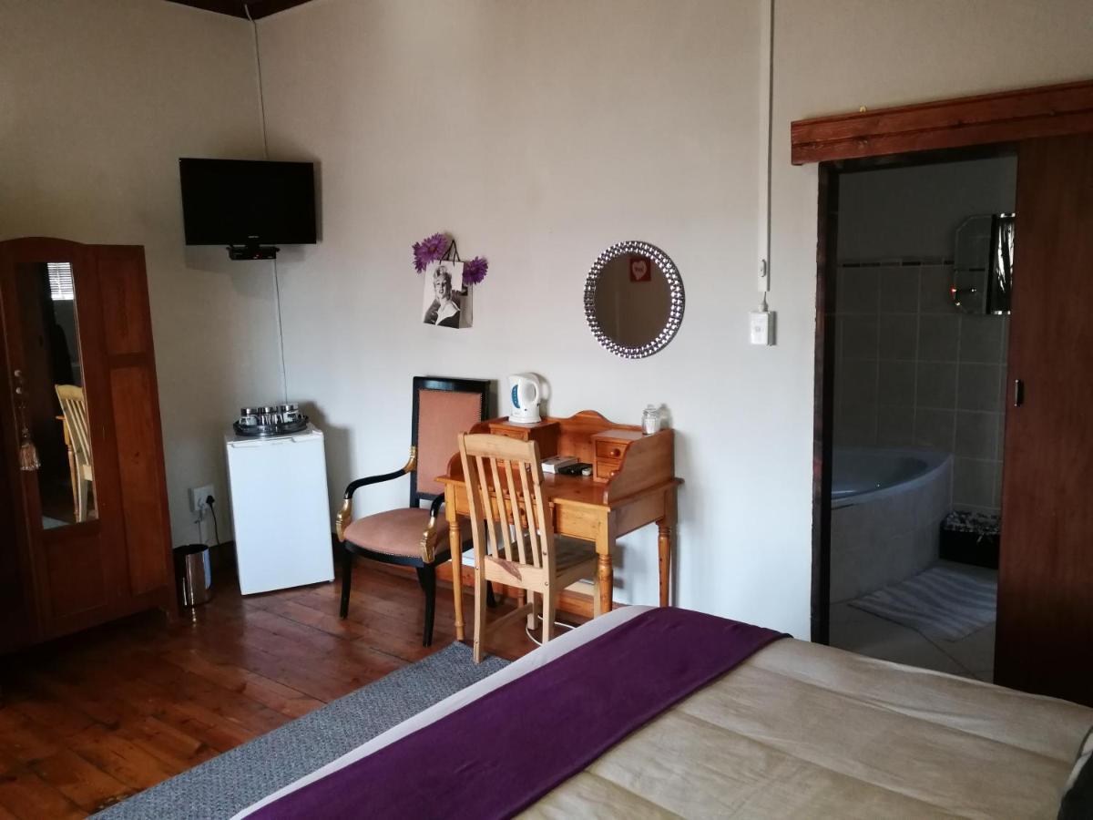 Bougain Villa Guesthouse Winburg ภายนอก รูปภาพ