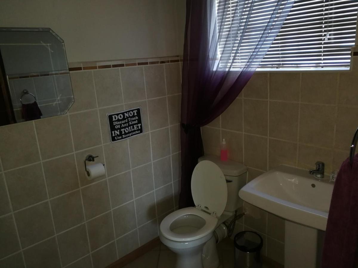 Bougain Villa Guesthouse Winburg ภายนอก รูปภาพ