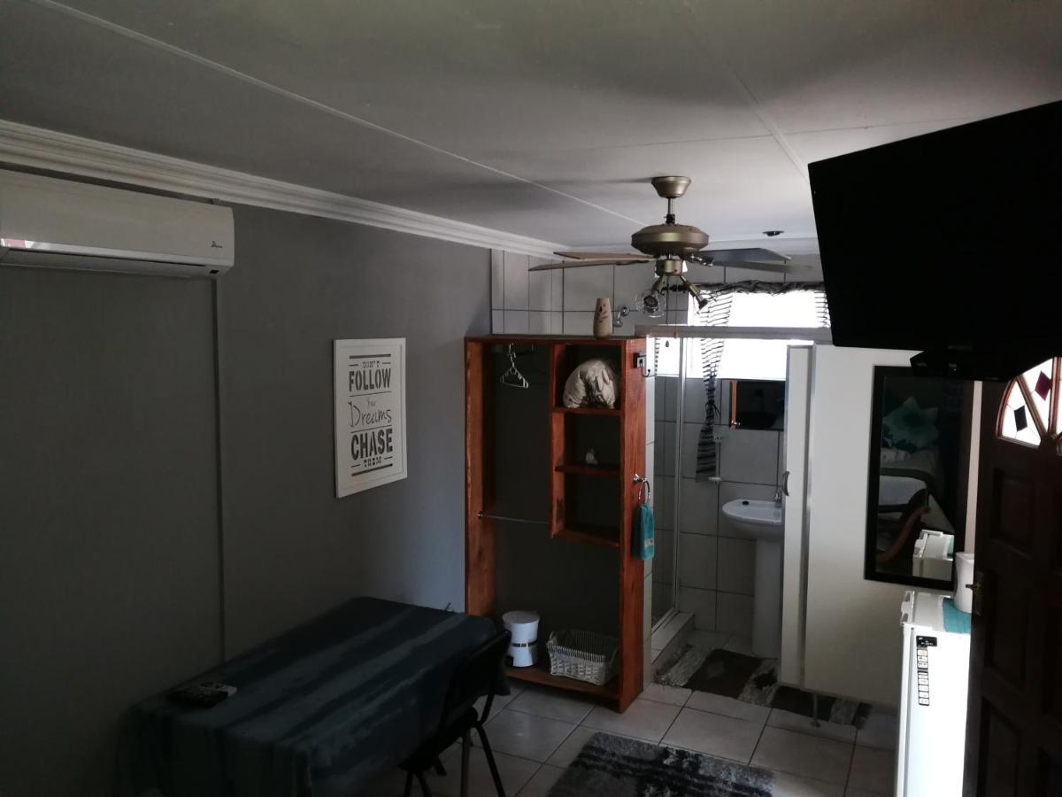 Bougain Villa Guesthouse Winburg ภายนอก รูปภาพ